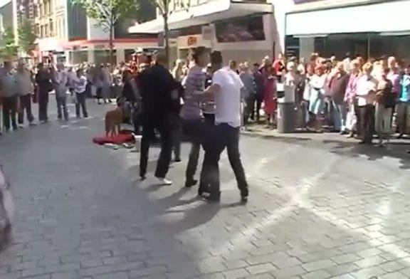 Homme réussit à faire danser la foule