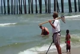 Le pire sauveteur de plage