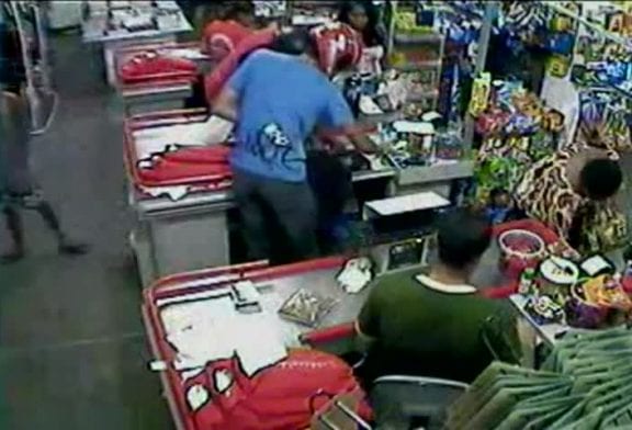 Braquer un supermarché dans l’indifférence totale