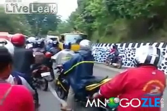 Comment cette moto s’est elle retrouvée là