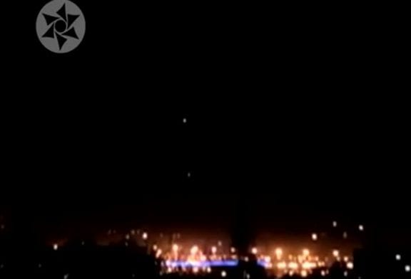 Des OVNI survollent Saint Petersbourg