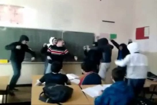 Hardbass dans un collège de Belgrade