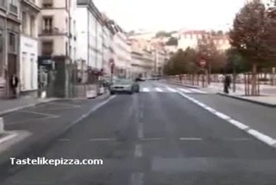 Il fait l’idiot et provoque un accident