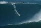 Il surf une vague de 30 metres au Portugal