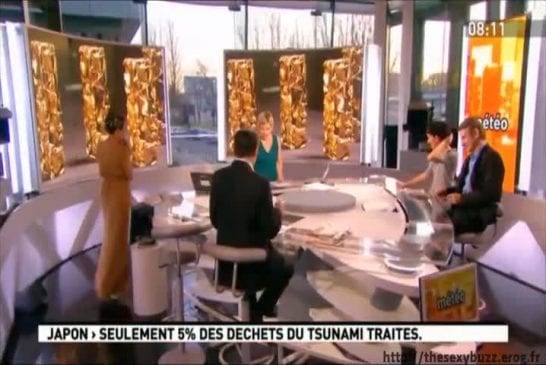 Mademoiselle météo de canal montre un sein