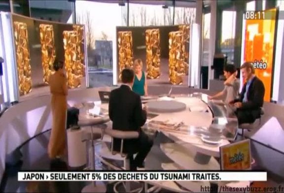 Mademoiselle météo de canal montre un sein