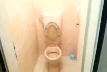 Pétard dans les toilettes