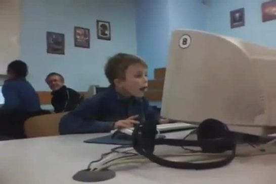 Que regarde cet enfant