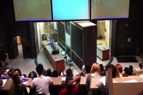 Un amphitéatre futuriste à l’université