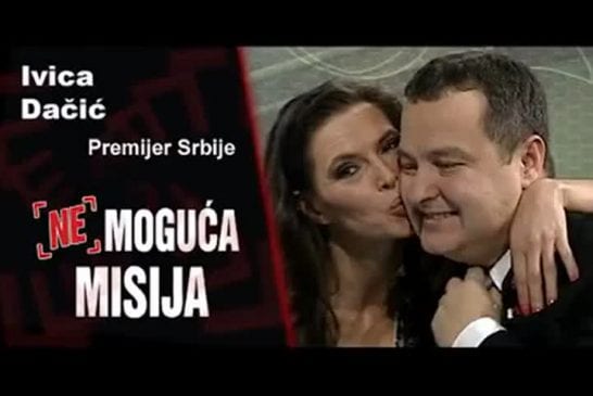 Une journaliste serbe sans culotte face au premier ministre