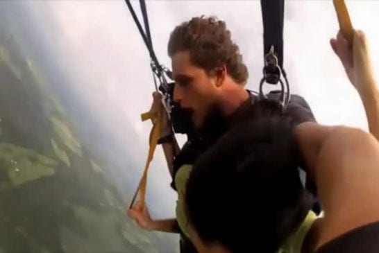 Mec s’évanouit durant un saut en parachute