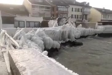 Quand même la mer devient de la glace
