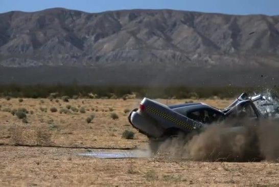 Stuntbusters: voiture écrasée à 1000 images seconde