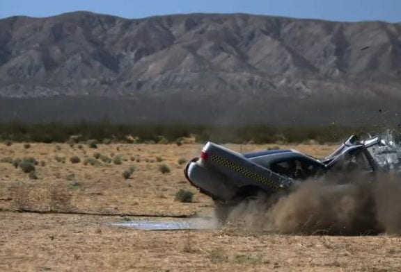 Stuntbusters: voiture écrasée à 1000 images seconde