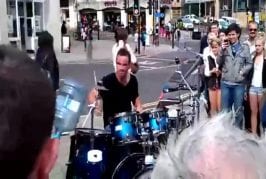 Etonnant batteur de rue