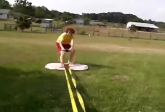 Faire du surf sur une pelouse