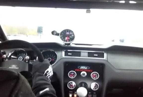 Mustang hors de prix se crash après wheelie