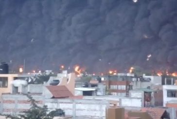 Mur de fumée lors d’un incendie d’un oléoduc au Mexique