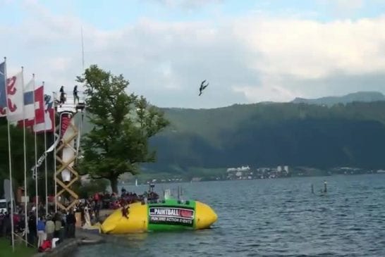 Record du monde du saut sur un blob géant