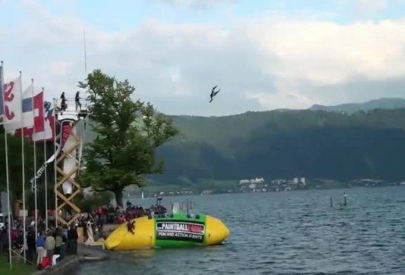 Record du monde du saut sur un blob géant