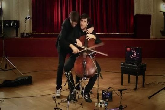 2 violoncellistes sur 1 violoncelle