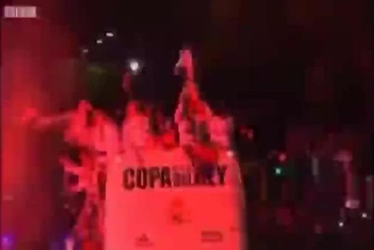 Vrai trophée de Madrid écrasé par un bus