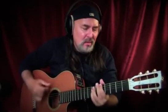 Igorstep interprète Skrillex à la guitare acoustique