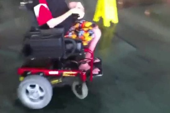 A la dérive dans un fauteuil roulant