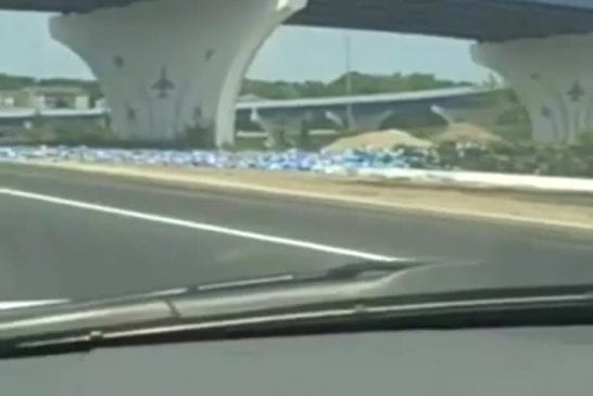 Camion de bière pèse sur autoroute