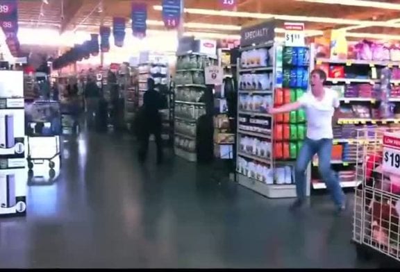 Danse avec un iPod en public