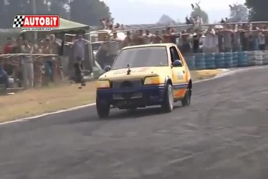 Acrobaties ridicules en voiture