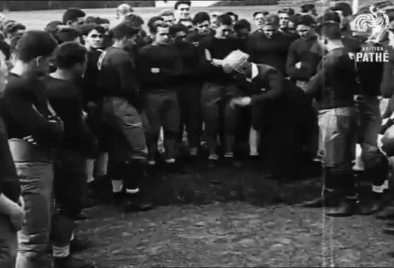 L’invention du casque de football américain