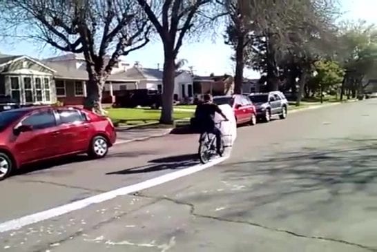 Vélo en papier à bulles