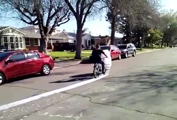 Vélo en papier à bulles