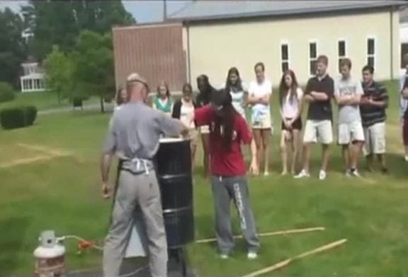 Faire imploser un tonneau d'acier de 100 litres