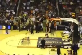 Adolescent se dunk accidentellement à Phoenix