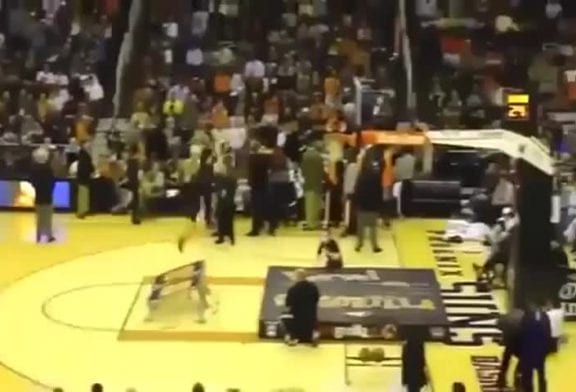 Adolescent se dunk accidentellement à Phoenix