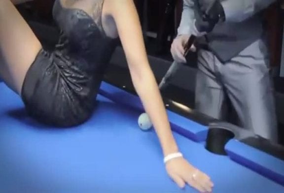 Incroyables coups sexy au billard