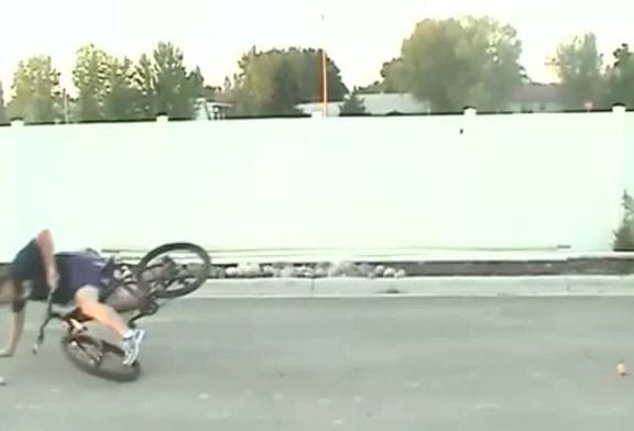 Accident de vélo en tentant un stunt