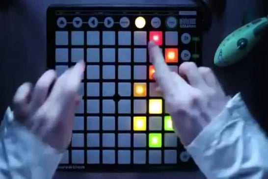 Gars joue Tetris sur un launchpad