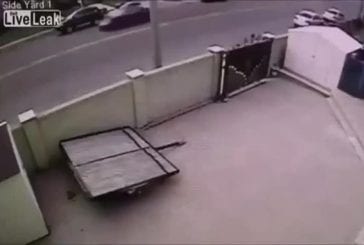 Accident de Lamborghini Aventador coupe la voiture en 2