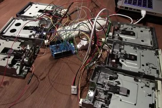 La marche impériale de Star Wars sur des lecteurs de disquettes