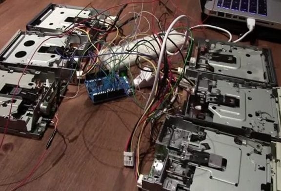 La marche impériale de Star Wars sur des lecteurs de disquettes
