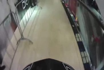 BMX dans un centre commercial