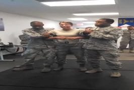 Fille de l’armée de l’air US se fait tazer