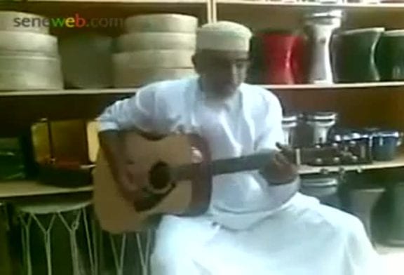 Vieux marocain chante Bob Marley