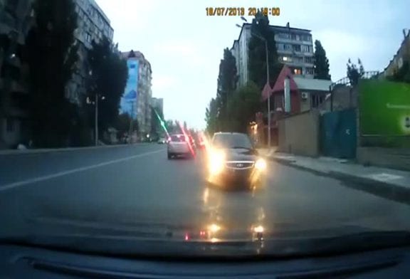 Pilote russe roule en sens inverse dans le trafic