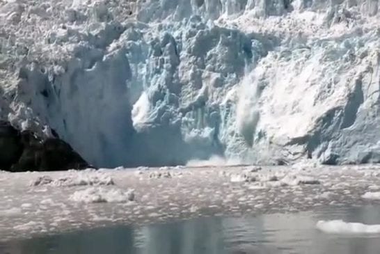 Iceberg provoque un énorme tsunami