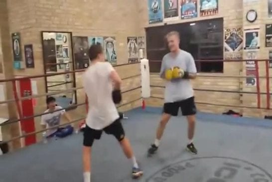 Match de boxe très équilibré