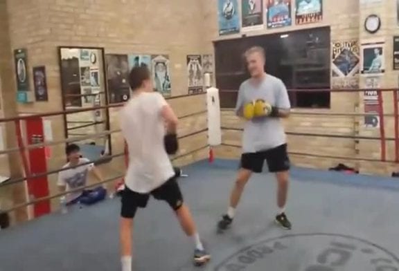 Match de boxe très équilibré